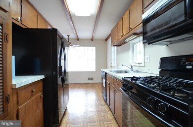 13519 Turkey Branch Pkwy, Rockville, MD 20853 - photo 6