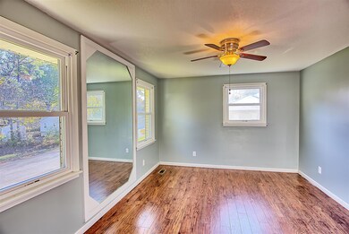 406 Sylvis St, Dickson, TN 37055 - photo 4