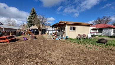 4315 Summers Ln, Klamath Falls, OR 97603 - photo 3