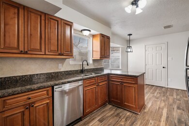 7506 Brushy Ct, Houston, TX 77088 - photo 3