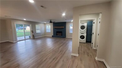 305 Camelot Dr, Statesville, NC 28625 - photo 4