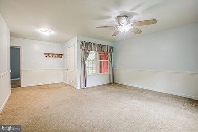 18507 Amidon Ave, Triangle, VA 22172 - photo 6