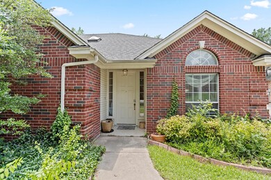 6801 N Oaks Dr, North Richland Hills, TX 76182 - photo 4