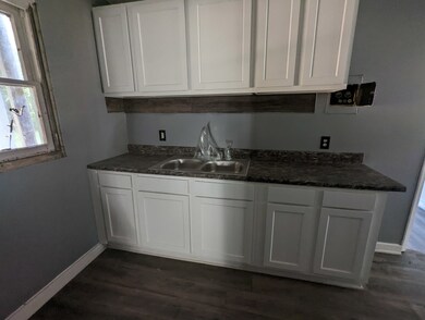 1306 W Highland Ave, Albany, GA 31707 - photo 4