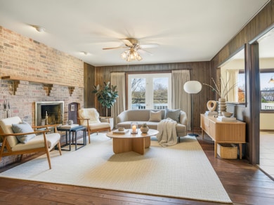 195 Clover Hill Ln, Barrington, IL 60010 - photo 3