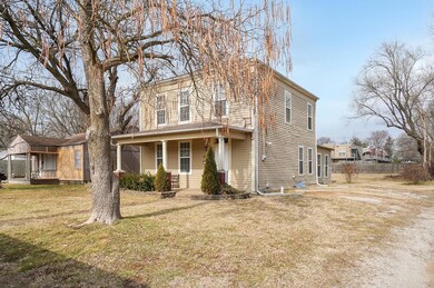 1119 W Elm St - 002