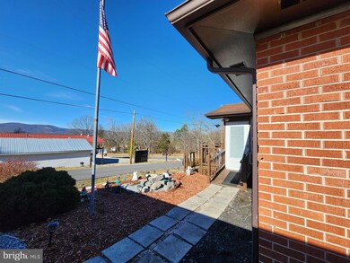 135 Southerly Dr, Moorefield, WV 26836 - photo 4
