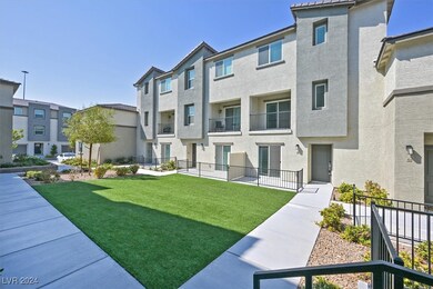 2843 Azure Breeze Ln unit 4, Las Vegas, NV 89183 - photo 2