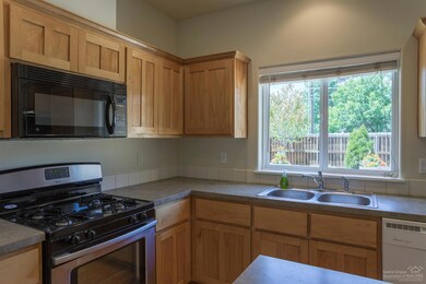 61305 Fairfield Dr, Bend, OR 97702 - photo 2