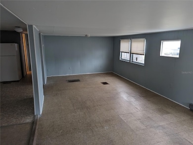 9810 Vaughn St, Gibsonton, FL 33534 - photo 5