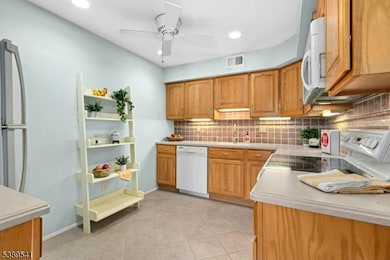 38 Yarmouth Ct unit Y38, Scotch Plains, NJ 07076 - photo 7