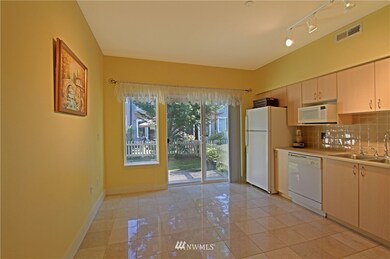 18283 NE 97th Way unit 102, Redmond, WA 98052 - photo 5