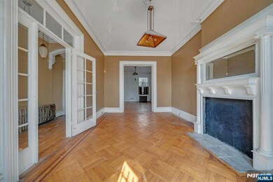 589 Martin Luther Kng Jr Blvd, Newark, NJ 07102 - photo 3