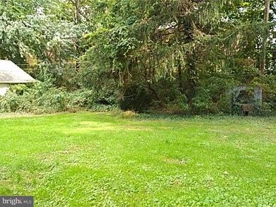 111 E Garrison Rd, Brookhaven, PA 19015 - photo 2