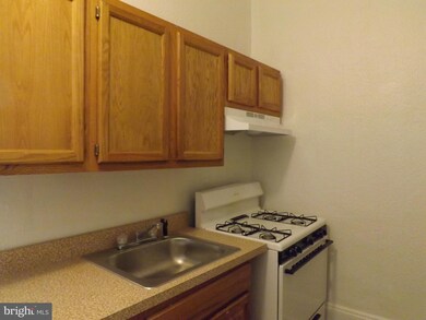 1708 Saint Paul St unit 1ST FLOOR FRONT, Baltimore, MD 21202 - photo 5