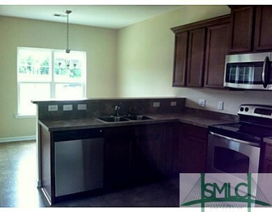 Kitchen. STAINLESS APPLIANCES