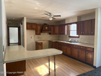 2130 S Rocky Mountain Dr, Effort, PA 18330 - photo 3