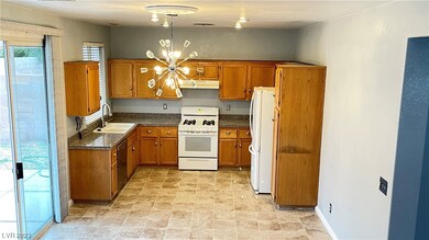9895 Oriole Crest Ct, Las Vegas, NV 89117 - photo 3