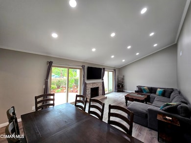 Living room/Dining room