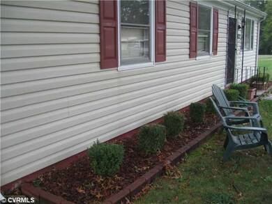 Exterior Front - Nice landscaping