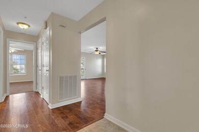 901 Litchfield Way unit H, Wilmington, NC 28405 - photo 3