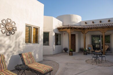 03 Front Courtyard 5