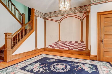 796 Neil Ave. Foyer and Staircase