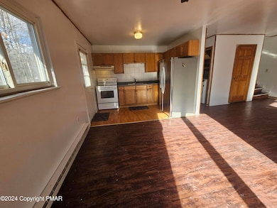 1392 Maywood Dr, Tobyhanna, PA 18466 - photo 6