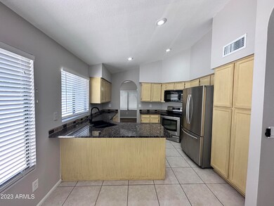 8875 S Grandview Dr, Tempe, AZ 85284 - photo 2