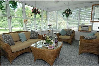 104 Locust Dr, Newark, DE 19711 - photo 2