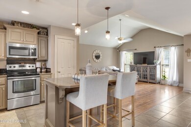 208 Landsdowne Way-9