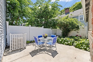 14 Temple St unit 14, Boston, MA 02114 - photo 2