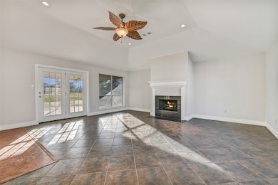 644 E Castle Harbour Dr, Friendswood, TX 77546 - photo 7