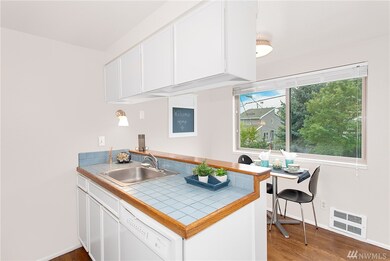 3400 25th Ave W unit 102, Seattle, WA 98199 - photo 6