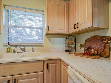 69 Royal Oak Ct unit 207, Vero Beach, FL 32962 - photo 5