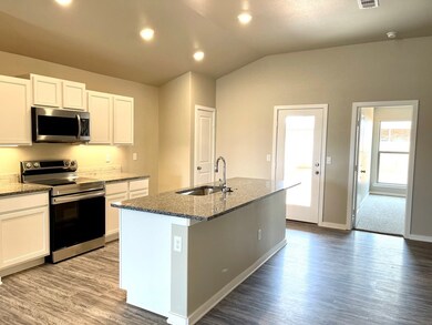 9425 Ratliff Ridge Ave, Odessa, TX 79765 - photo 3