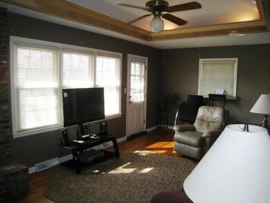 5712 Earnshaw St, Shawnee, KS 66216 - photo 2