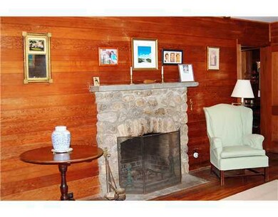 Living Room. Spacios family Room with beautiful St