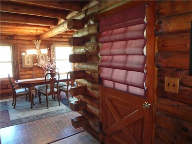 Entry/Foyer.