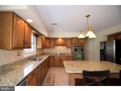 625 White Ash Dr, Langhorne, PA 19047 - photo 7