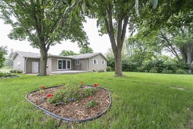 2944 Thinnes St, Cross Plains, WI 53528 - photo 4