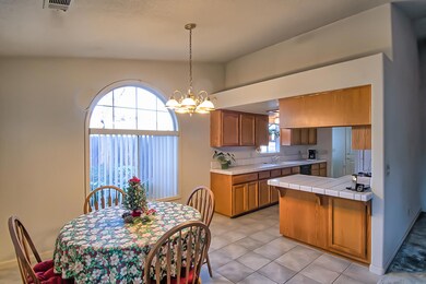 Dining to Kitchen
