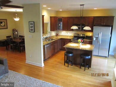 203 Wyndham Ln, Conshohocken, PA 19428 - photo 4