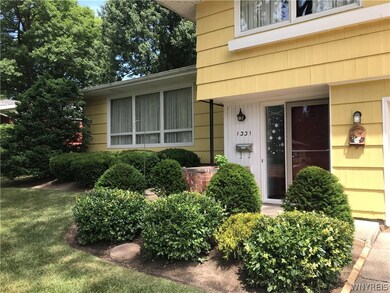 1331 Greenbrier Ln, North Tonawanda, NY 14120 - photo 4