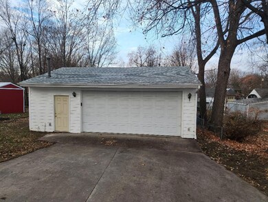 4122 3rd St, Des Moines, IA 50313 - photo 2