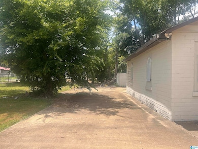 528 1st St SW, Birmingham, AL 35211 - photo 2