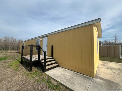 1911 Wald Rd unit 14, New Braunfels, TX 78132 - photo 3