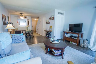 1140 Hidden Cove Dr unit I, Mount Pleasant, SC 29464 - photo 2