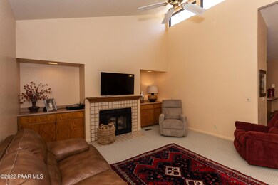 005_Living Room