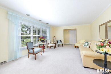 2310 Wynnewood Ct, Davenport, IA 52807 - photo 4